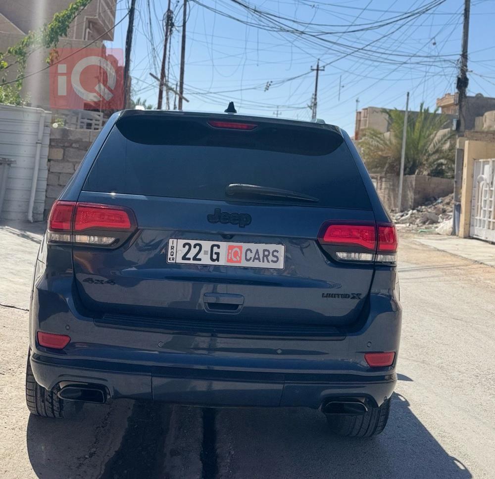 جیپ گراند شیرۆکی